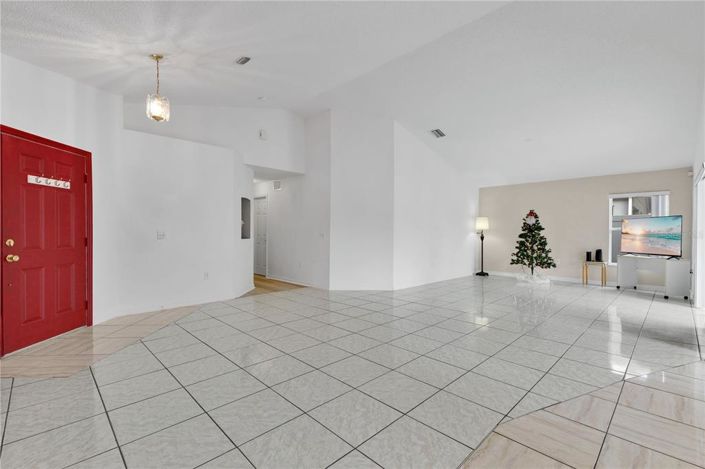 Image No.8-3 Bed Property for sale