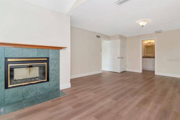 Image No.18-3 Bed Property for sale