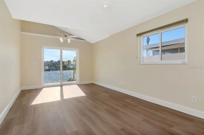 Image No.29-3 Bed Property for sale