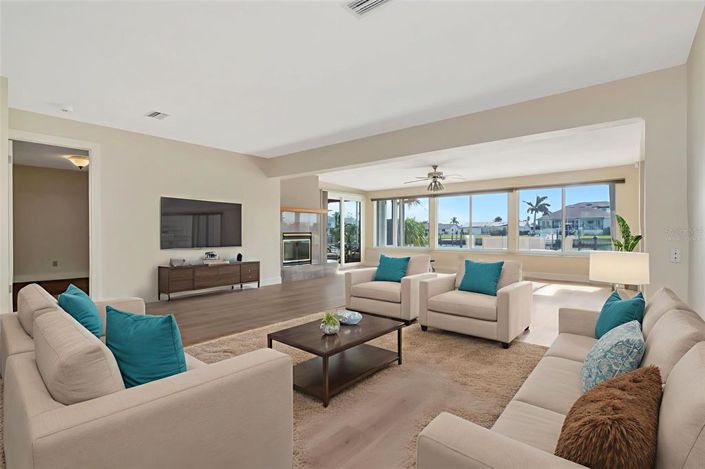 Image No.5-3 Bed Property for sale