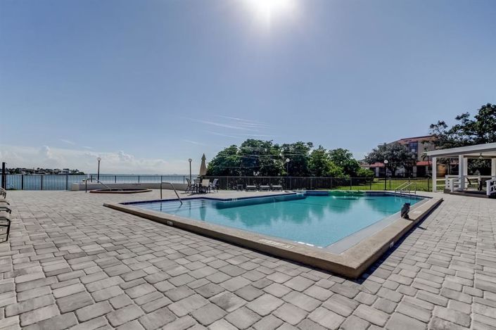 Image No.27-2 Bed Property for sale