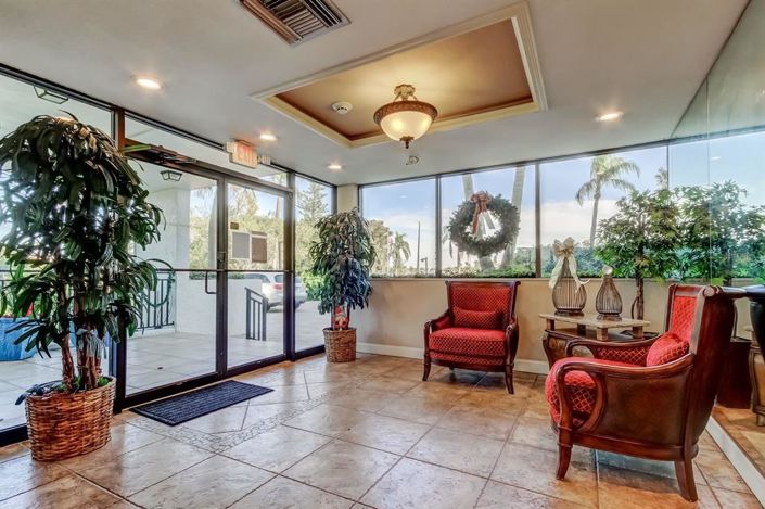 Image No.42-2 Bed Property for sale