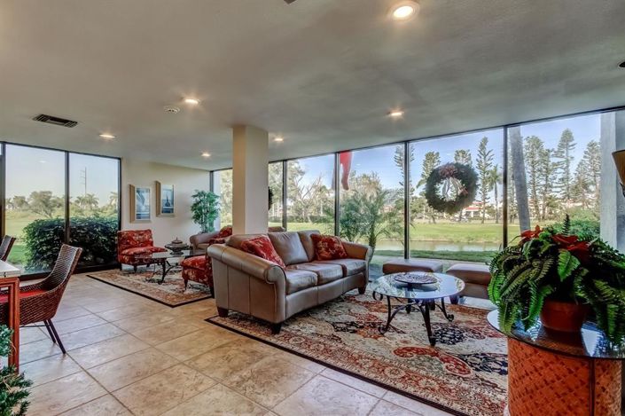 Image No.43-2 Bed Property for sale