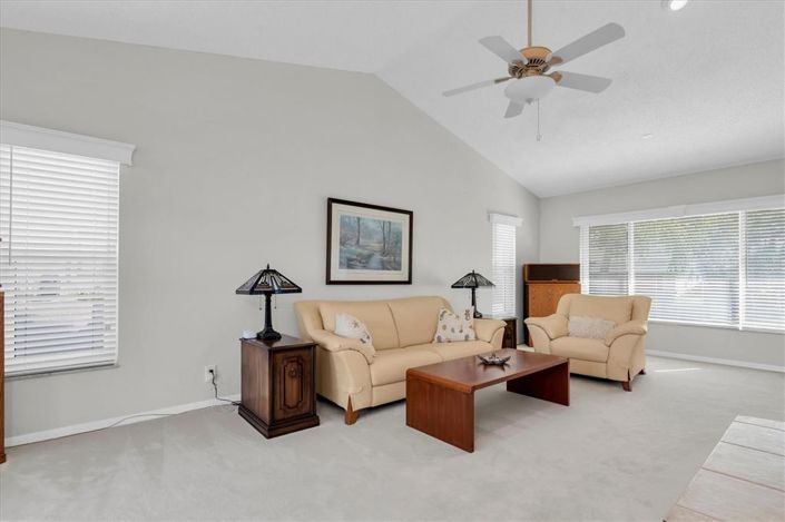 Image No.11-4 Bed Property for sale