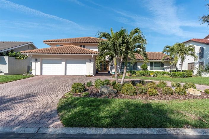 Image No.2-4 Bed Property for sale