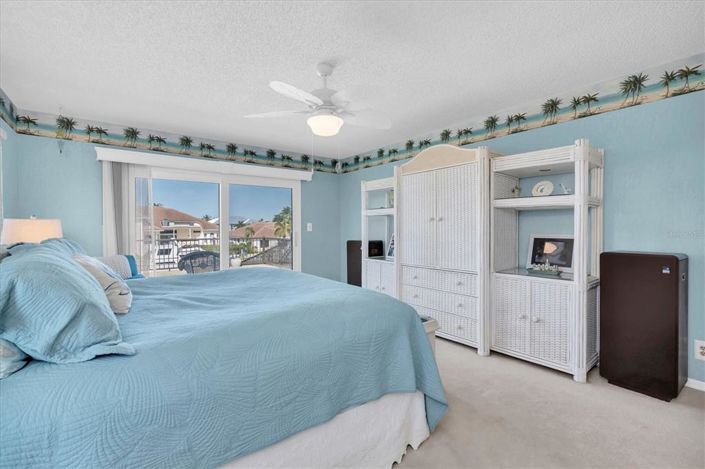 Image No.28-4 Bed Property for sale