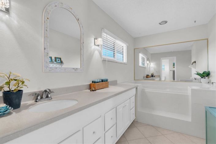 Image No.30-4 Bed Property for sale