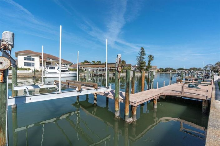 Image No.49-4 Bed Property for sale