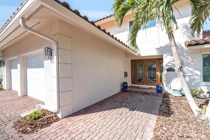 Image No.57-4 Bed Property for sale