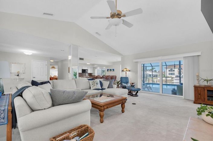 Image No.8-4 Bed Property for sale