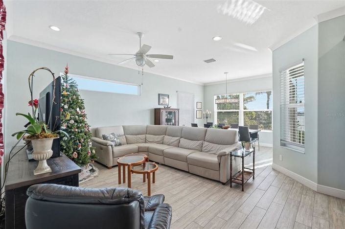 Image No.24-3 Bed Property for sale