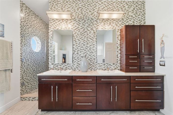 Image No.30-3 Bed Property for sale