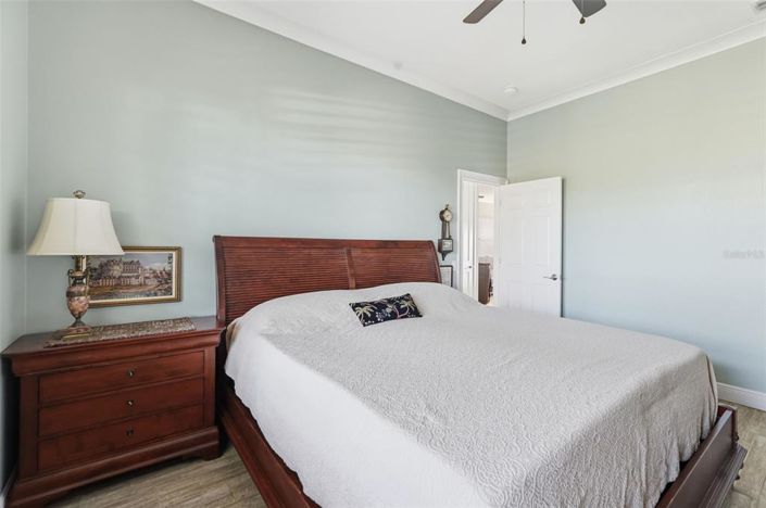 Image No.36-3 Bed Property for sale