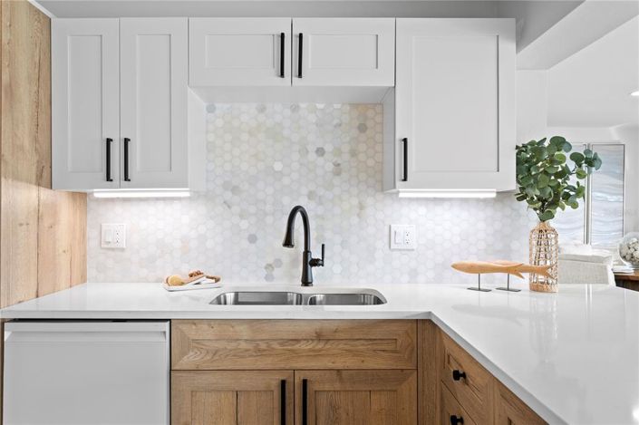 Image No.11-4 Bed Property for sale