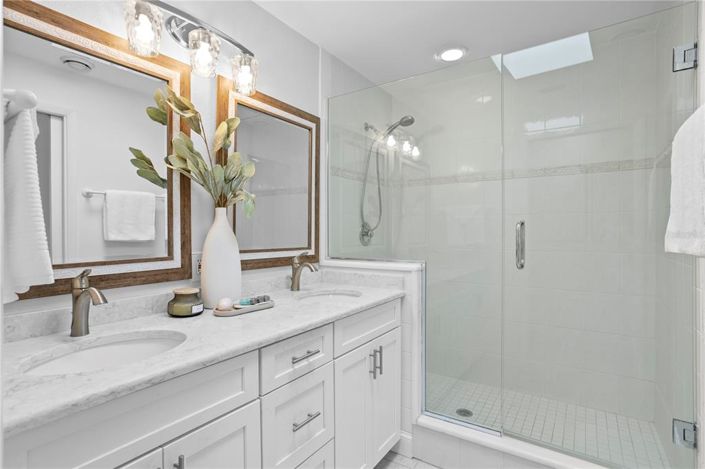 Image No.17-4 Bed Property for sale