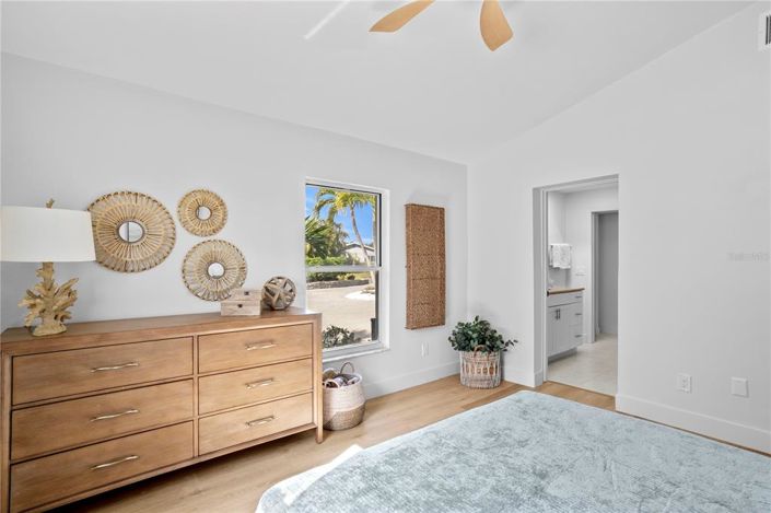 Image No.20-4 Bed Property for sale