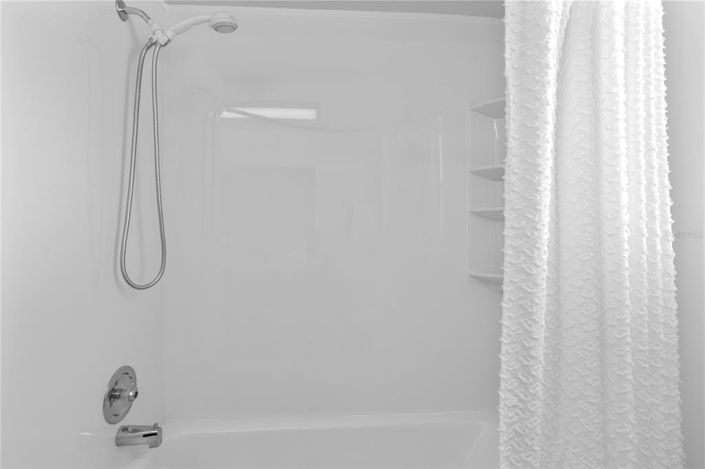 Image No.27-4 Bed Property for sale