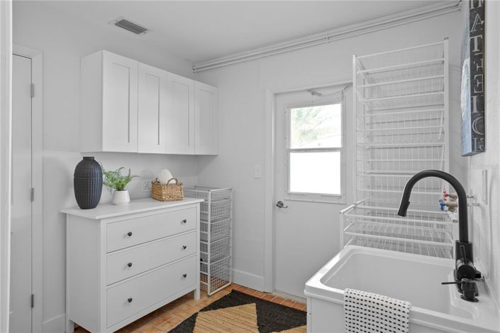 Image No.28-4 Bed Property for sale