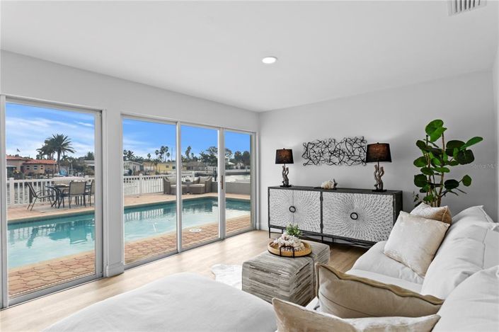 Image No.6-4 Bed Property for sale