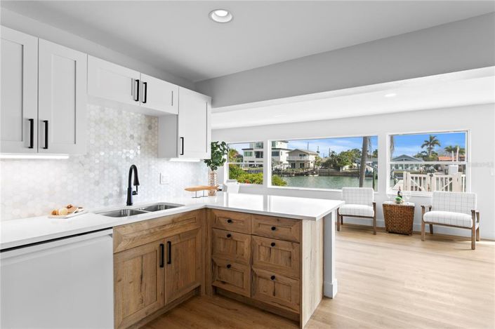 Image No.9-4 Bed Property for sale