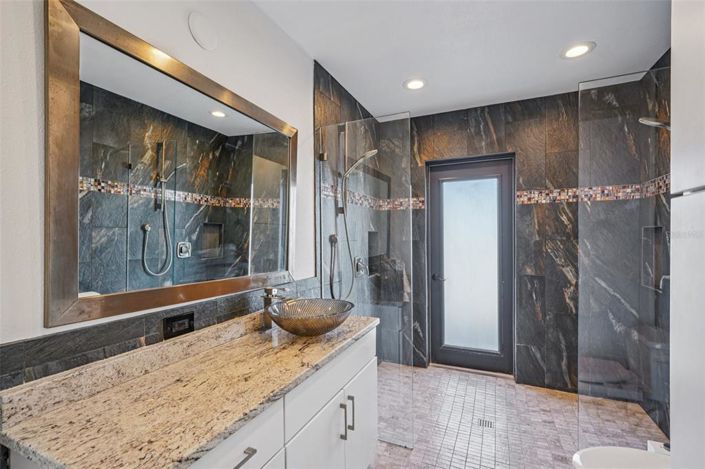 Image No.20-4 Bed Property for sale