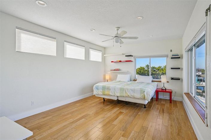 Image No.25-4 Bed Property for sale