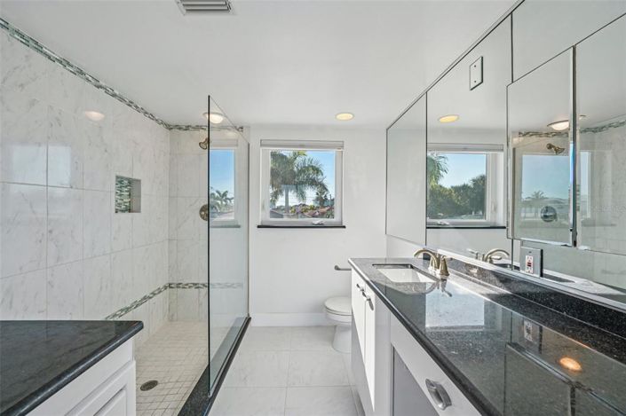 Image No.26-4 Bed Property for sale