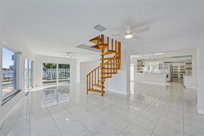 Image No.7-4 Bed Property for sale