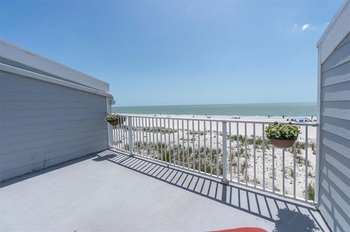 Image No.28-2 Bed Townhouse for sale