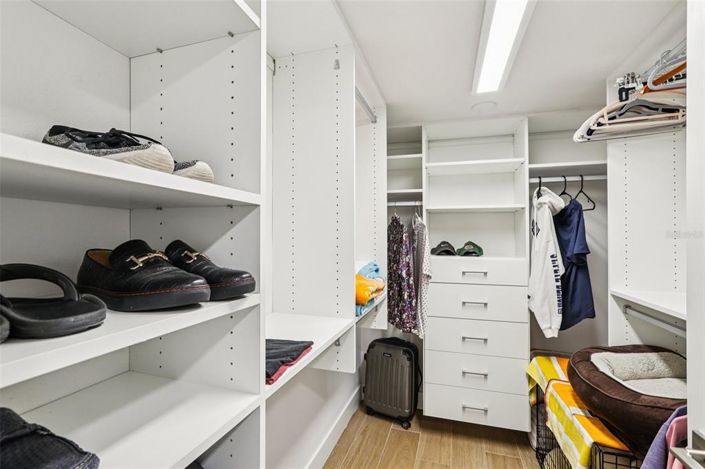 Image No.28-3 Bed Property for sale