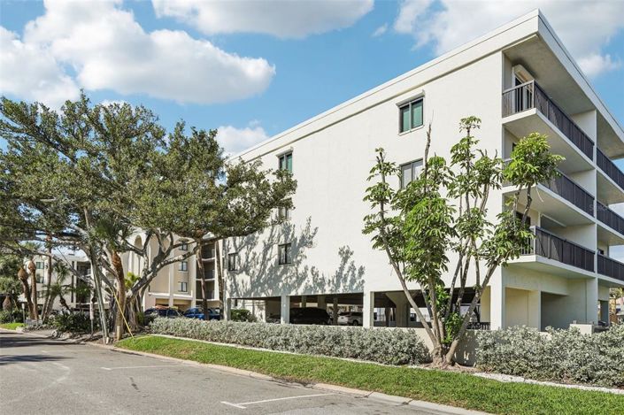 Image No.57-3 Bed Property for sale