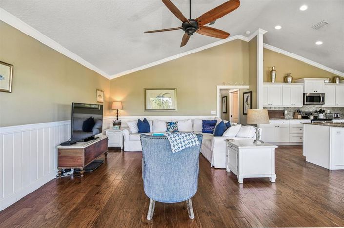 Image No.12-3 Bed Property for sale