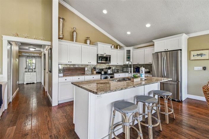 Image No.17-3 Bed Property for sale