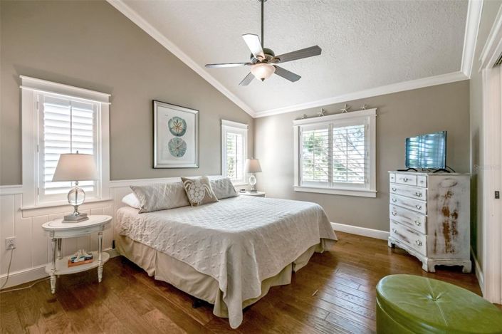 Image No.28-3 Bed Property for sale