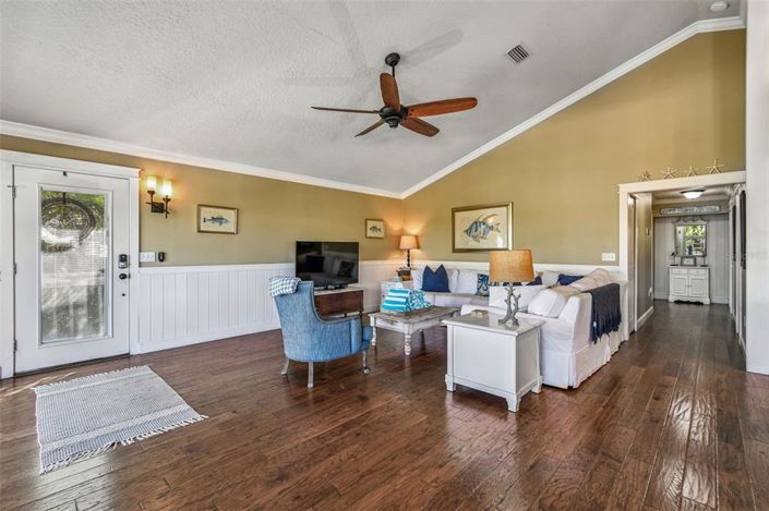 Image No.6-3 Bed Property for sale