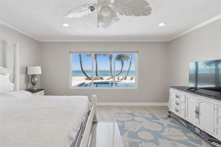 Image No.23-6 Bed Property for sale