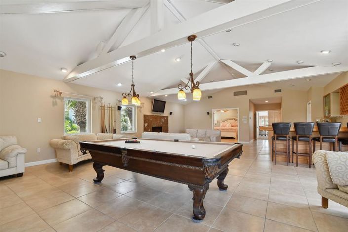 Image No.34-6 Bed Property for sale