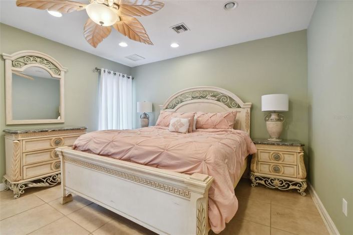 Image No.35-6 Bed Property for sale