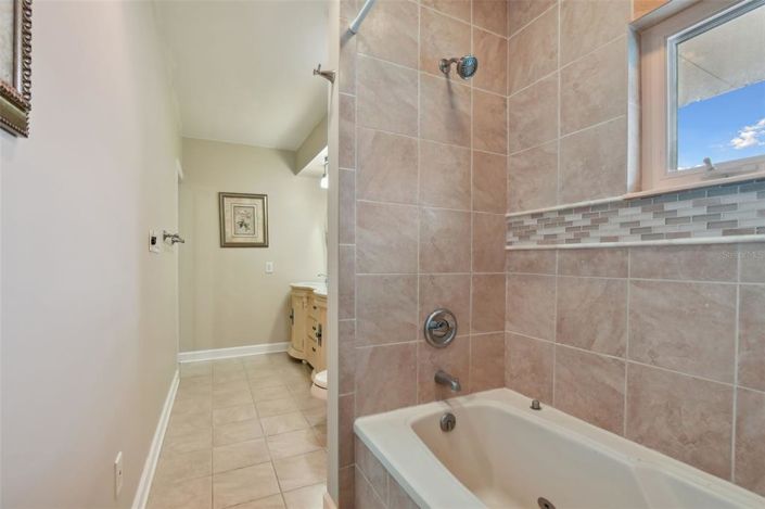 Image No.36-6 Bed Property for sale