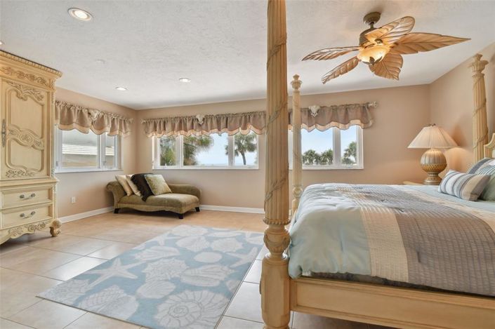 Image No.37-6 Bed Property for sale