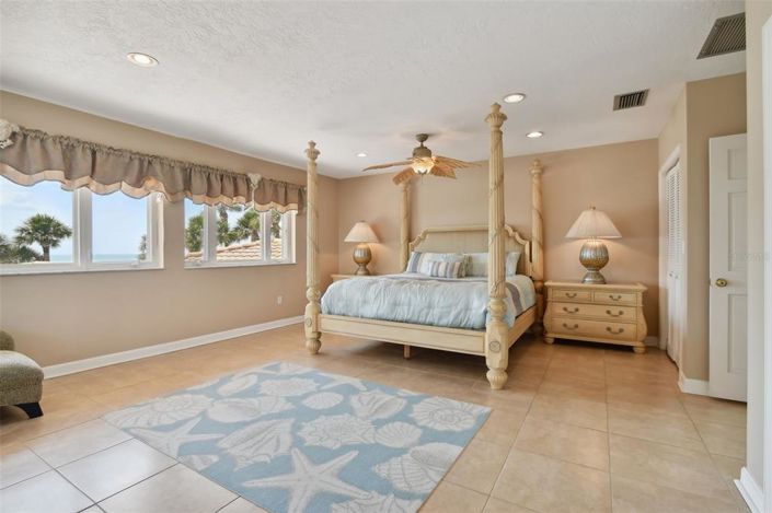 Image No.38-6 Bed Property for sale