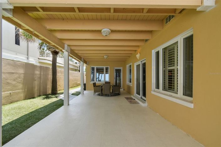 Image No.43-6 Bed Property for sale