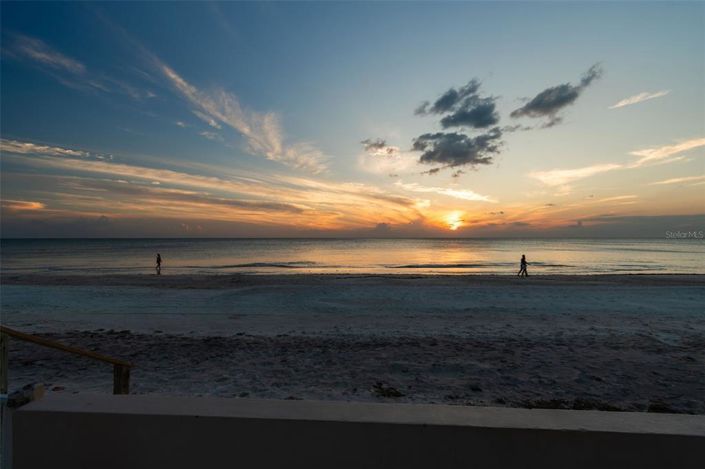 Image No.45-6 Bed Property for sale