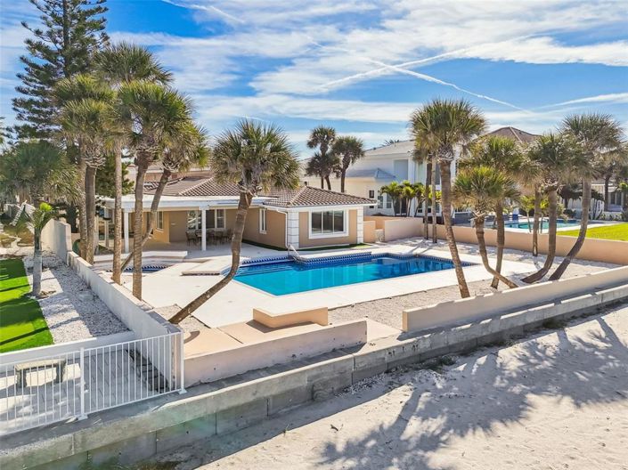 Image No.51-6 Bed Property for sale