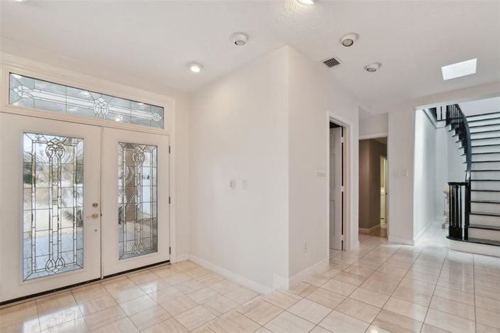 Image No.7-6 Bed Property for sale