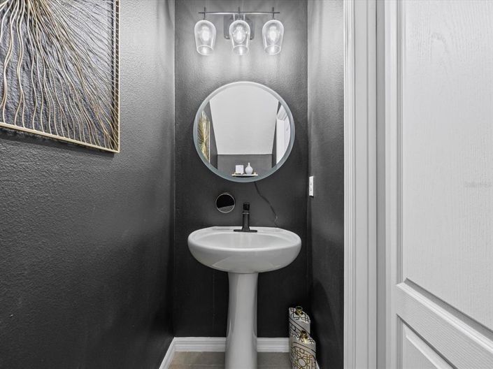 Image No.10-3 Bed Townhouse for sale