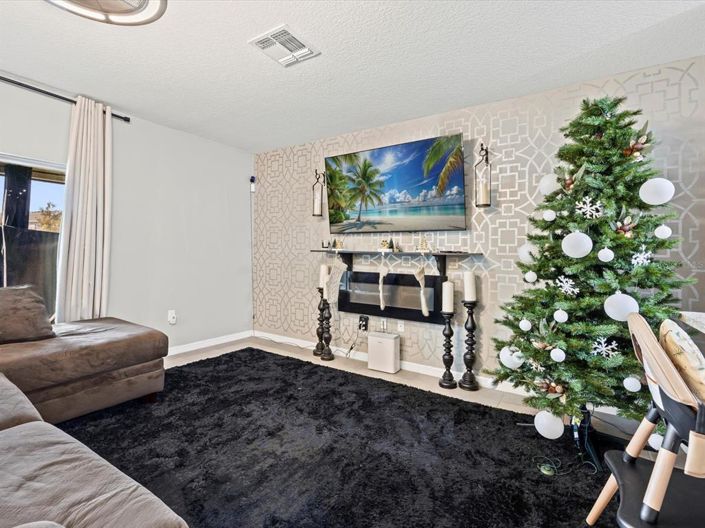 Image No.4-3 Bed Townhouse for sale