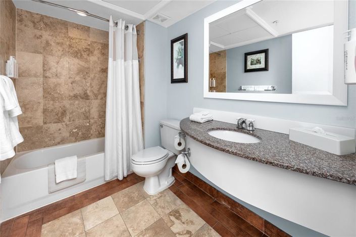 Image No.10-2 Bed Property for sale