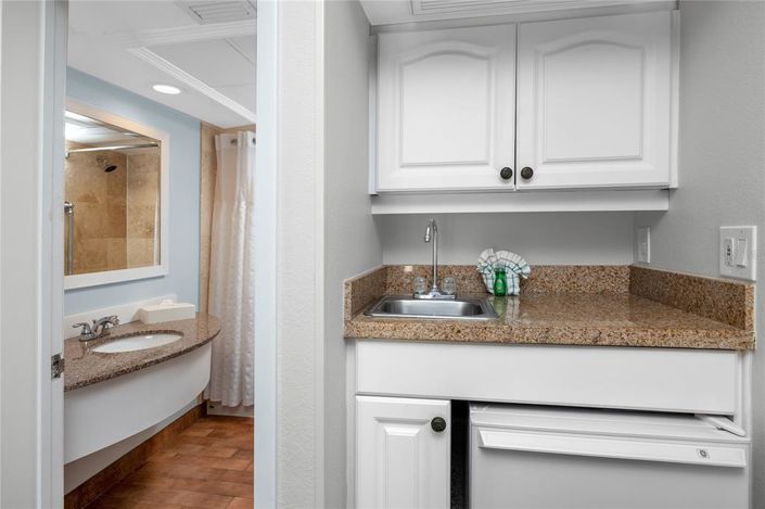 Image No.21-2 Bed Property for sale