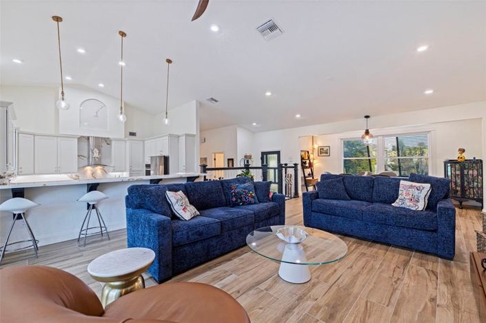 Image No.10-4 Bed Property for sale